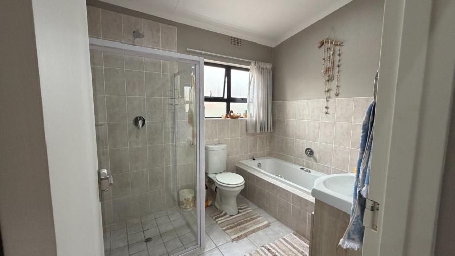 2 Bedroom Property for Sale in De Land Estate North West